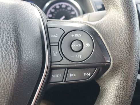 Used 2020 Toyota Camry LE image 33