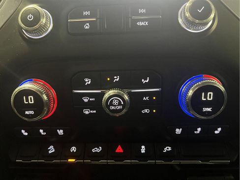 Used 2019 GMC Sierra 1500 SLT image 29