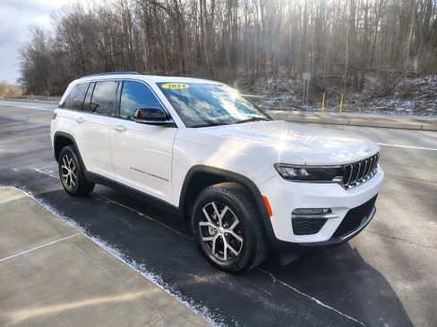 Certified 2024 Jeep Grand Cherokee Limited image 4