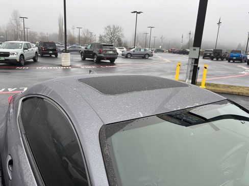 Used 2017 Lexus RC 200t F Sport image 29