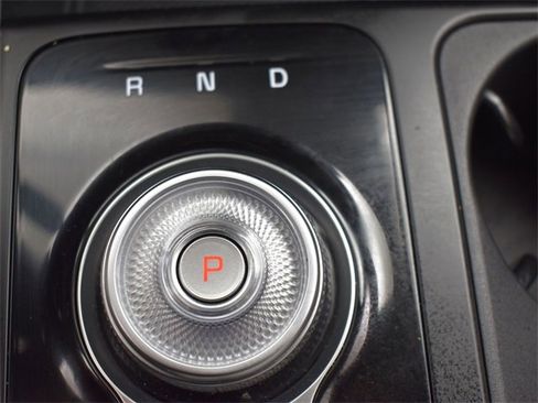 Certified 2025 Kia Carnival SX Prestige image 24