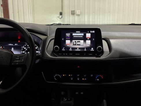 Used 2025 Nissan Rogue S AWD/4WD image 19