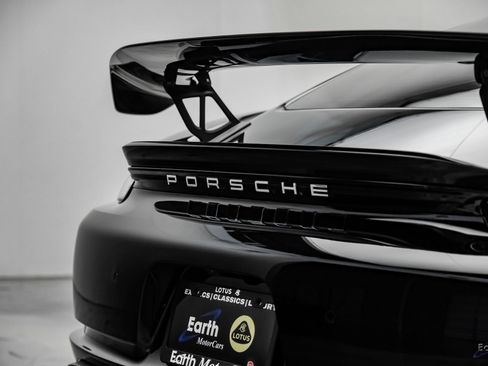 Used 2021 Porsche 718 Cayman GT4 RWD image 17