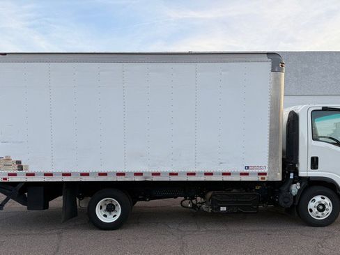 Used 2023 Isuzu NPR image 4