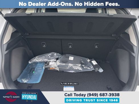 Certified 2025 Hyundai Venue SEL image 27