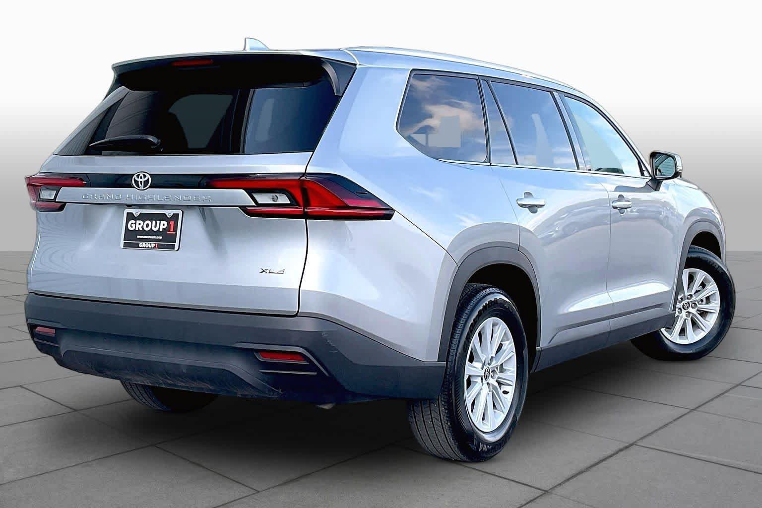 Used 2026 Toyota Grand Highlander FWD image 12