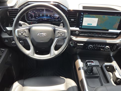 Used 2025 Chevrolet Silverado 1500 LT Trail Boss w/ Convenience Package II AWD/4WD image 13
