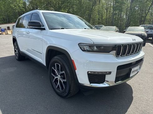 Used 2023 Jeep Grand Cherokee L Limited w/ Luxury Tech Group II AWD/4WD image 7