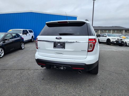 Used 2014 Ford Explorer XLT w/ Equipment Group 202A AWD/4WD image 7