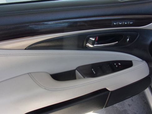 Used 2013 Lexus LS 460 w/ Comfort Pkg RWD image 6
