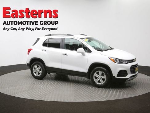 Used 2020 Chevrolet Trax LT w/ LT Convenience Package image 46