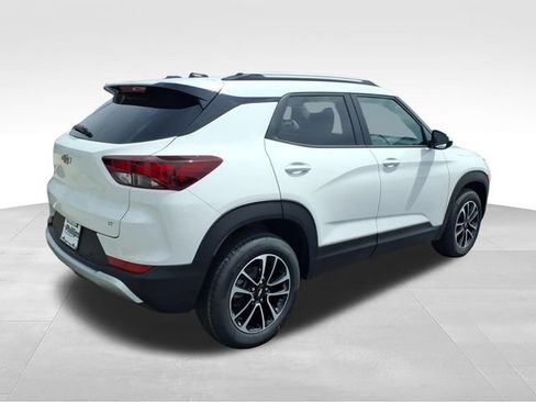 New 2026 Chevrolet TrailBlazer LT w/ Convenience Package FWD image 3