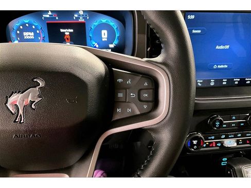 Used 2025 Ford Bronco Badlands image 20