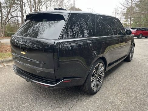 Used 2025 Land Rover Range Rover Long Wheelbase SE image 9