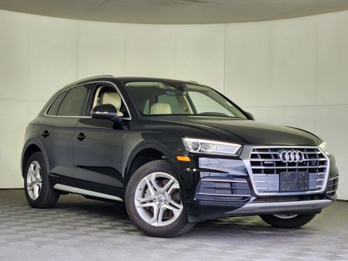 Used 2019 Audi Q5 2.0T Premium w/ Convenience Package AWD/4WD image 1