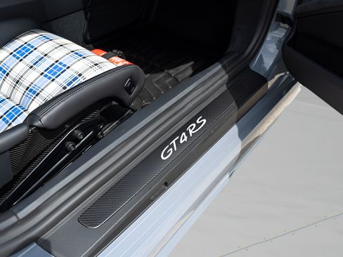 Used 2023 Porsche 718 Cayman GT4 RS RWD image 59