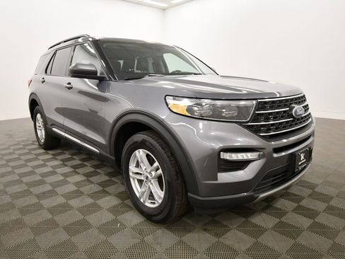 Used 2022 Ford Explorer XLT w/ Equipment Group 202A image 10