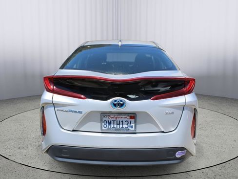 Used 2020 Toyota Prius Prime XLE FWD image 6