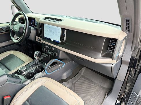 Used 2022 Ford Bronco Wildtrak AWD/4WD image 12