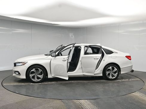 Used 2018 Honda Accord EX image 44