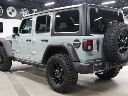 Used 2024 Jeep Wrangler Unlimited AWD/4WD image 3
