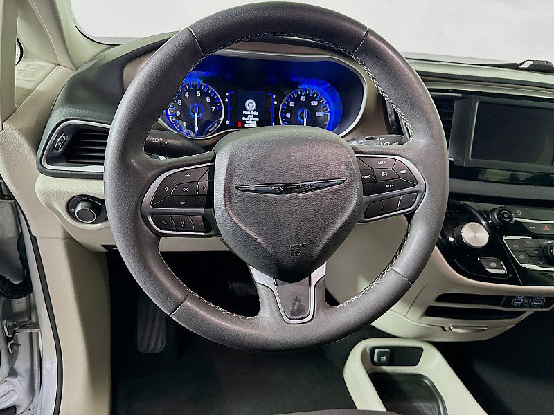 Used 2023 Chrysler Voyager LX FWD image 12