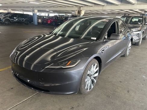 Used 2025 Tesla Model 3 Long Range image 4