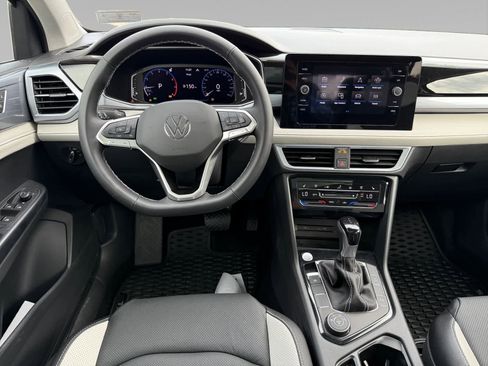 New 2025 Volkswagen Taos SEL image 11