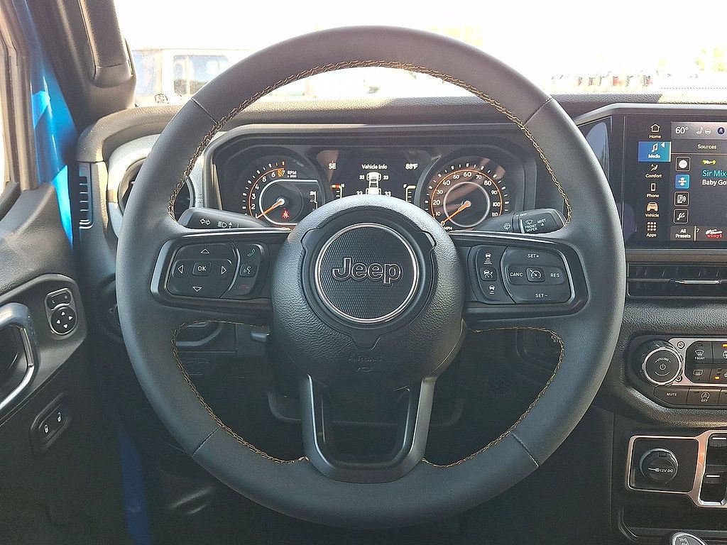 Used 2024 Jeep Gladiator Sport AWD/4WD image 16