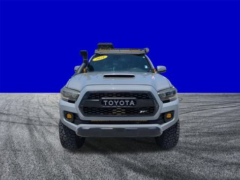 Used 2021 Toyota Tacoma TRD Off-Road AWD/4WD image 9