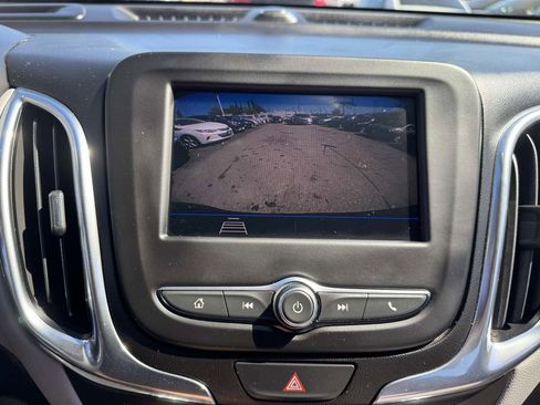 Used 2021 Chevrolet Equinox LS image 14