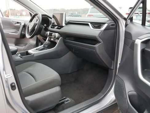 Used 2025 Toyota RAV4 XLE image 20