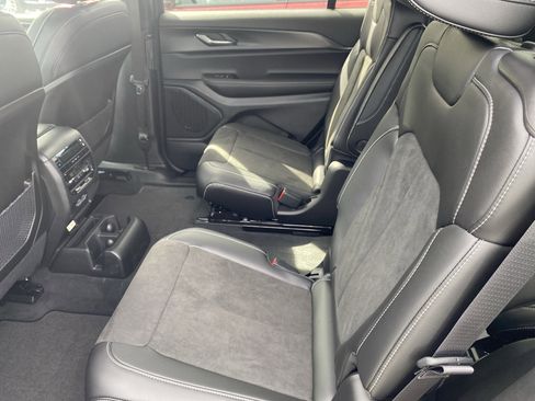 New 2025 Jeep Grand Cherokee L Laredo image 21