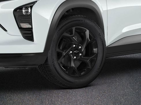 New 2026 Chevrolet Trax LT w/ Driver Confidence Package FWD image 4