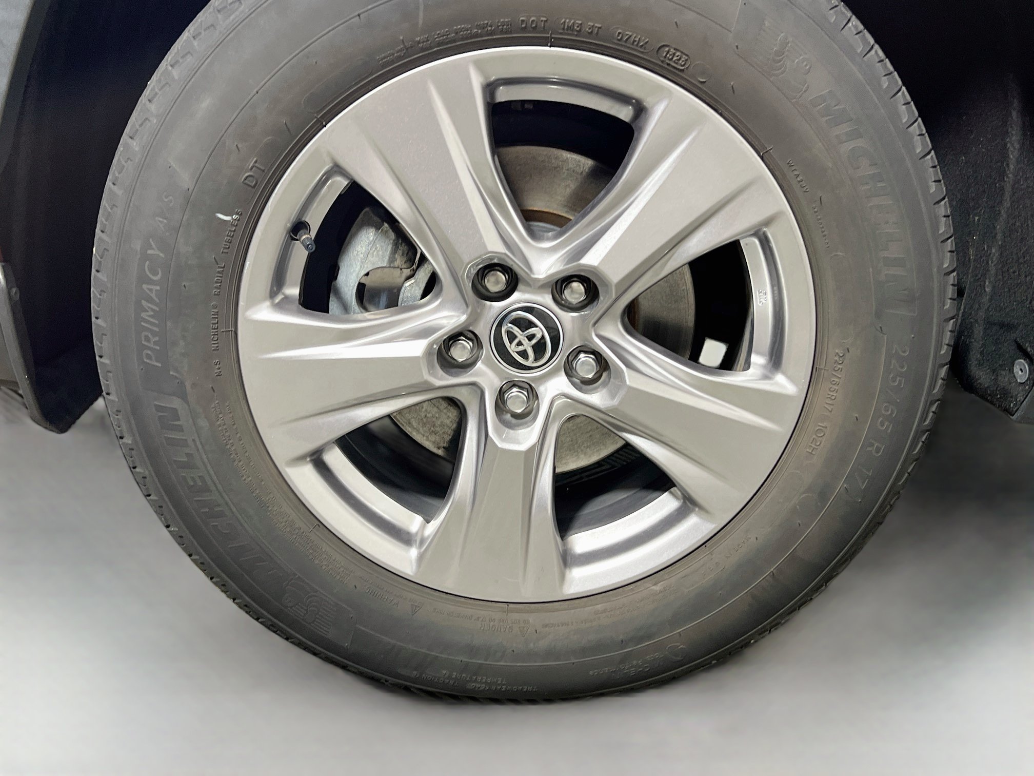 Used 2023 Toyota RAV4 XLE w/ Convenience Package FWD image 14