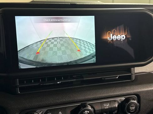 Used 2024 Jeep Wrangler Unlimited Sport AWD/4WD image 34