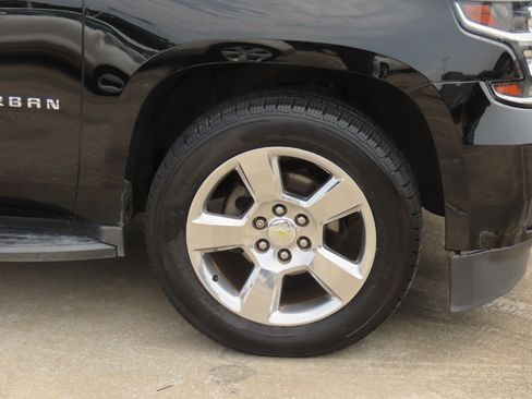 Used 2016 Chevrolet Suburban LT RWD image 9