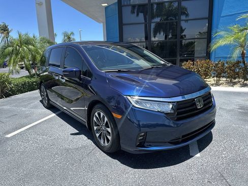 Certified 2024 Honda Odyssey EX-L image 2
