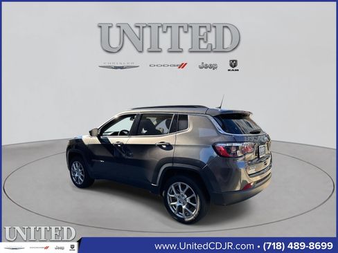 Used 2022 Jeep Compass Latitude image 6