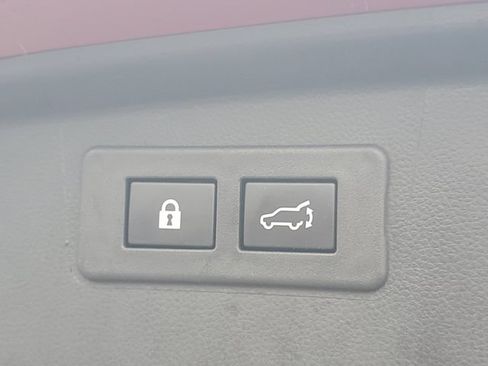Certified 2025 Subaru Outback Premium w/ Popular Package #1A AWD/4WD image 9