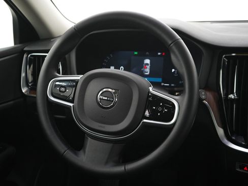 Used 2025 Volvo V60 B5 Cross Country Plus AWD/4WD image 17
