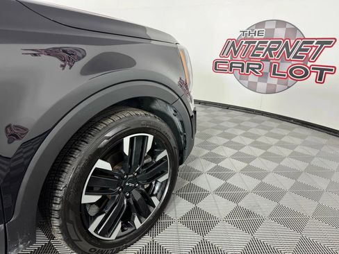 Used 2022 Kia Telluride SX w/ SX Prestige Package image 35