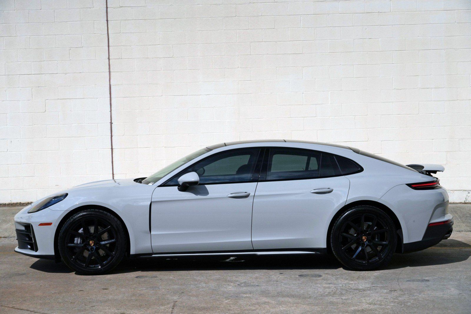 Used 2025 Porsche Panamera image 56