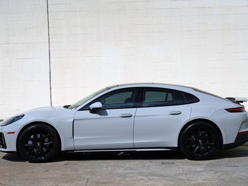Used 2025 Porsche Panamera image 56