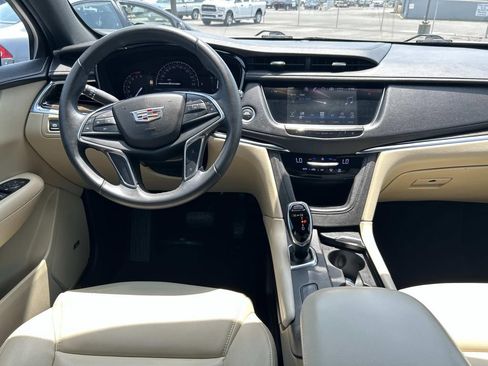 Used 2017 Cadillac XT5 FWD image 22