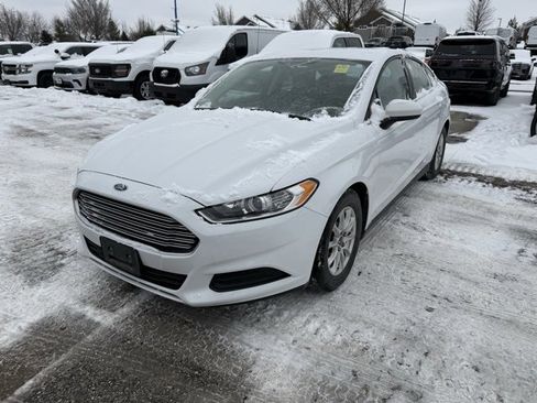 Used 2015 Ford Fusion S image 2