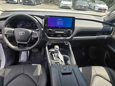 New 2026 Toyota Grand Highlander Limited AWD/4WD image 22