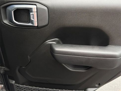 Used 2024 Jeep Gladiator Sport image 38