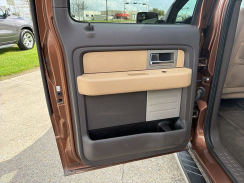 Used 2011 Ford F150 XLT w/ XLT Chrome Pkg image 13