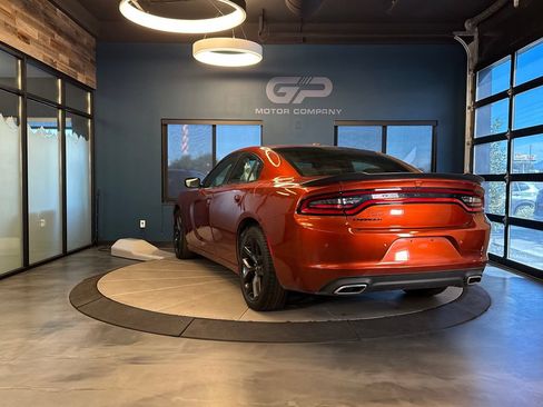 Used 2022 Dodge Charger SXT w/ Blacktop Package RWD image 5